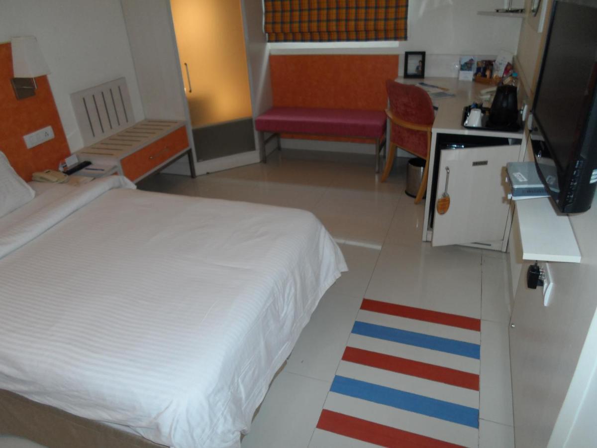 เอดิทยา โฮมเทล Hotel ไฮเดอราบัด ภายนอก รูปภาพ